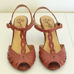 Seychelles cognac brown slingback T-strap peep toe heels size 8